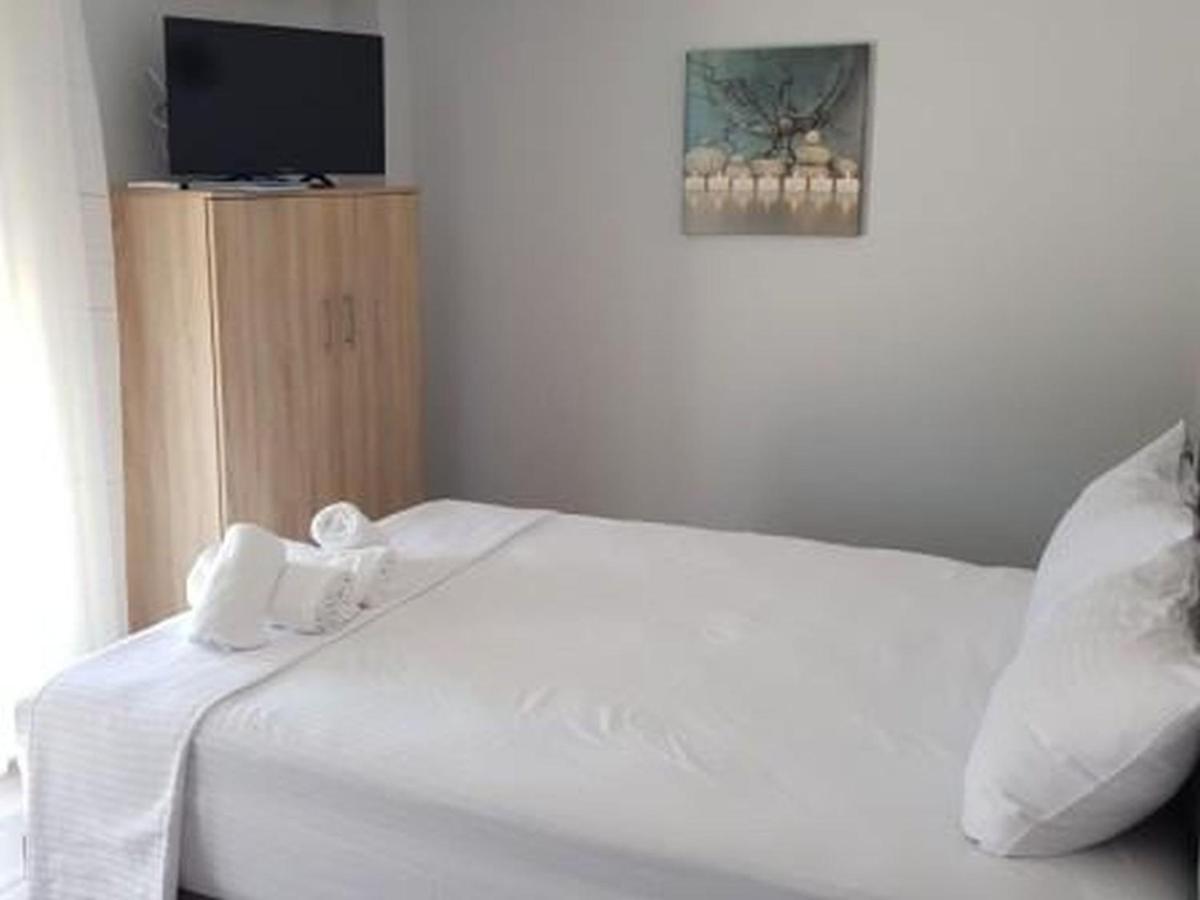 Blue Beach Apartments Ofrínion 외부 사진