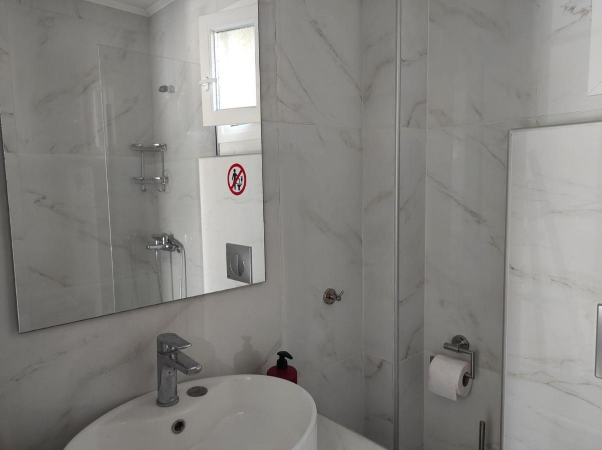 Blue Beach Apartments Ofrínion 외부 사진