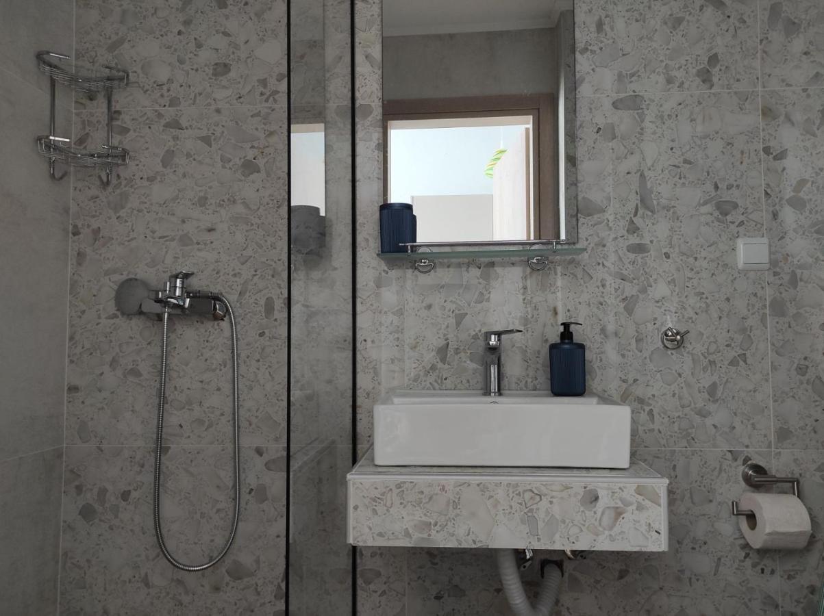 Blue Beach Apartments Ofrínion 외부 사진