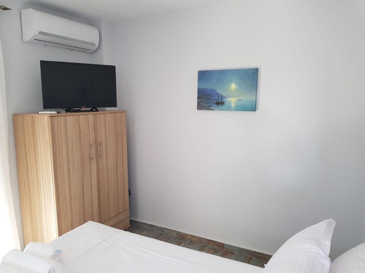 Blue Beach Apartments Ofrínion 외부 사진